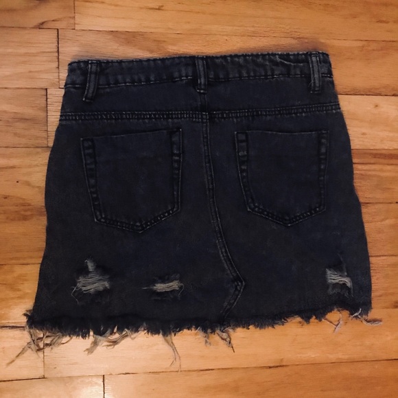 Black denim skirt - Picture 4 of 4